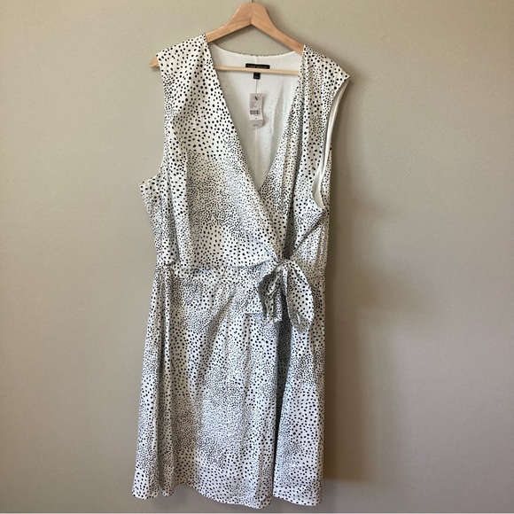 Lane Bryant Dresses & Skirts - Lane Bryant Wrap Dress 26